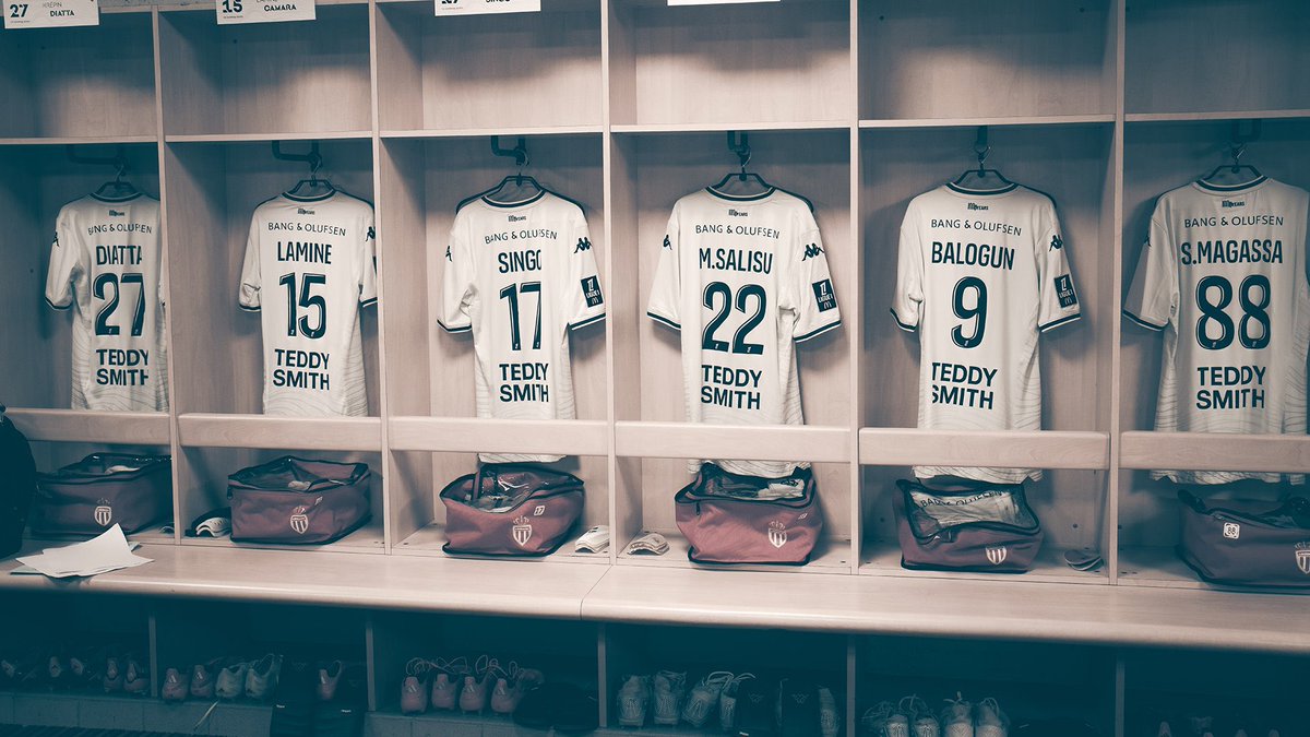 AS_Monaco_ES's tweet image. 🤍😏 De Blanco

‣ #SRFCASM