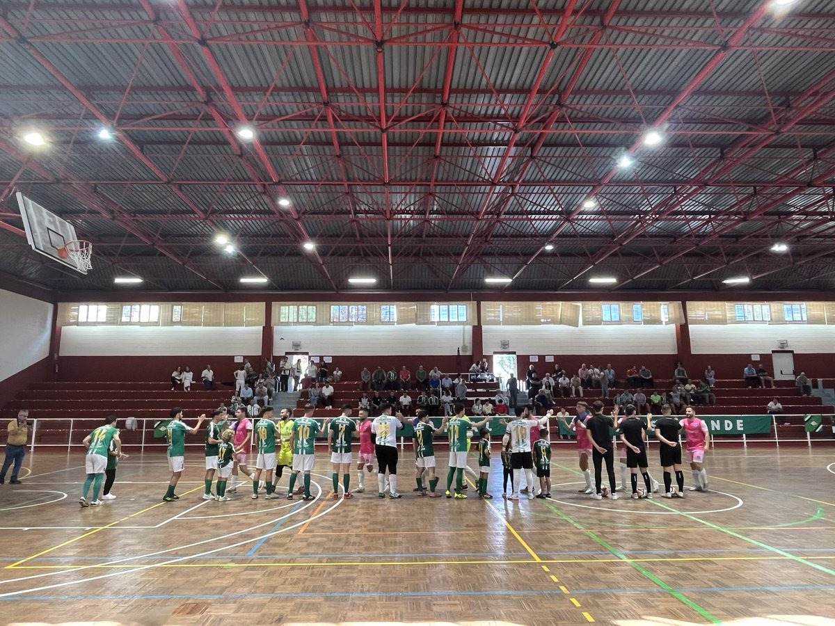 𝐅𝐈𝐍𝐀𝐋 𝐃𝐄𝐋 𝐏𝐀𝐑𝐓𝐈𝐃𝐎

#JerezFutsal 6️⃣
🆚
<a href="/Arroyo_Fs/">A.D Arroyo Futbol Sala</a> 3️⃣
⚽️⚽️⚽️Fran
⚽️Piku
⚽️Sergi
⚽️Sebi

GRACIAS A TODOS, seguimos adelante fuertes verdes 💪🏼💪🏼💚💚
Buen viaje a <a href="/Arroyo_Fs/">A.D Arroyo Futbol Sala</a> y mucha suerte. 🍀 🙌🏻

#10añosJerezFutSal
#SigamosHaciendoHistoria
#JerezFutSal