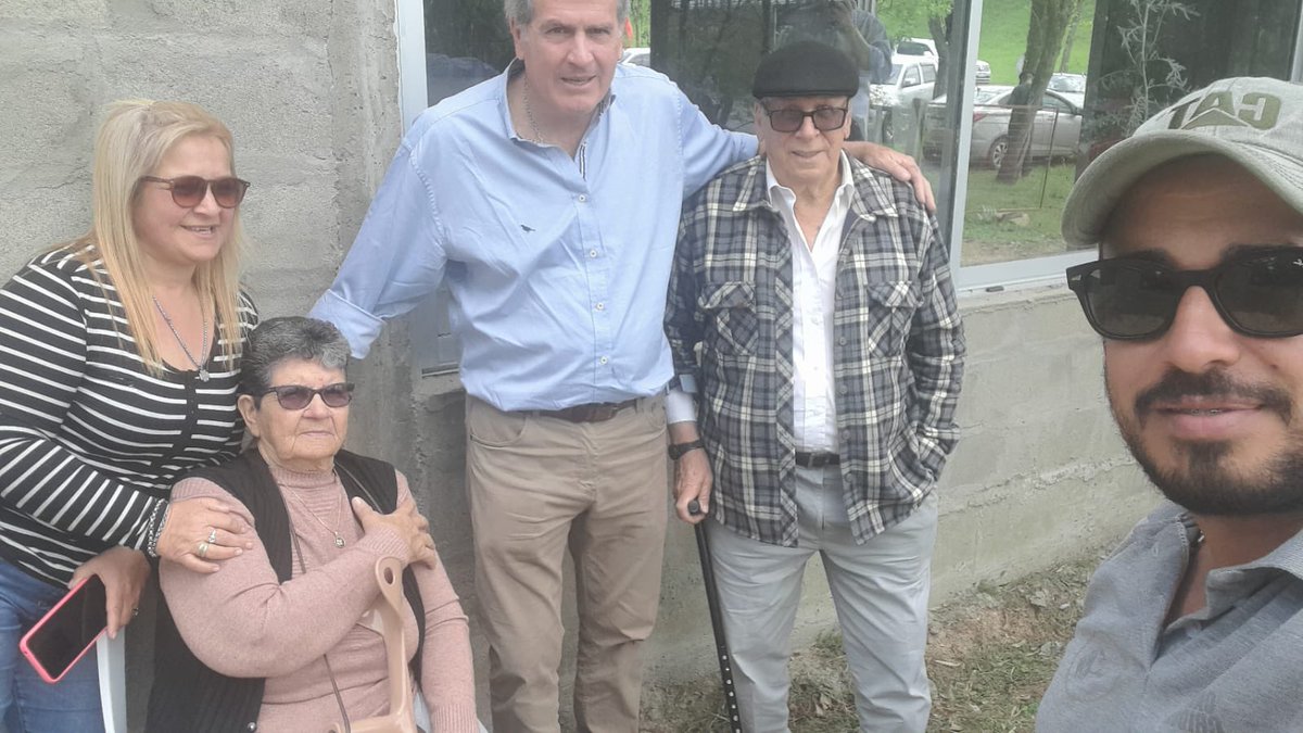 En Ansina estuvimos con la familia de doña Eloísa; aquí la foto con ella hace 15 años; lindo recuerdo de quien ya no está pero que su legado y apoyo sigue en sus hijos y nietos; Gracias! Vamos Uruguay! Lista 10 Bordaberry CON Ojeda <a href="/MaxiCampo10/">Maxi Campo</a>