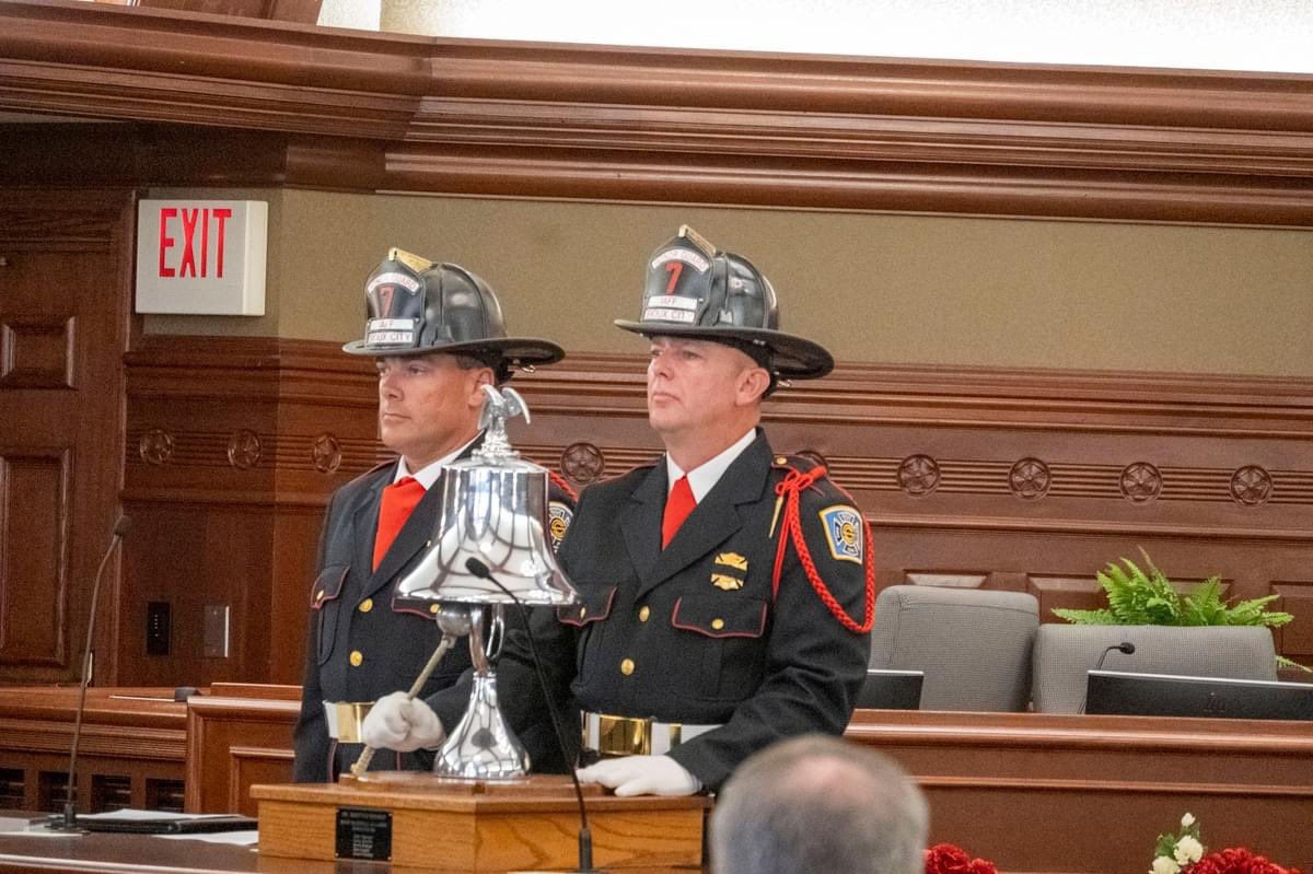SIOUX_CITY_FIRE's tweet photo. Yesterday SCFR held its annual fallen firefighters ceremony. This ceremony honors those brave and selfless men who have made the ultimate sacrifice while serving and protecting the City of Sioux City and its citizens. #SCFReady #AlwaysRemember @locatesiouxcity https://t.co/8LSHeyKecN