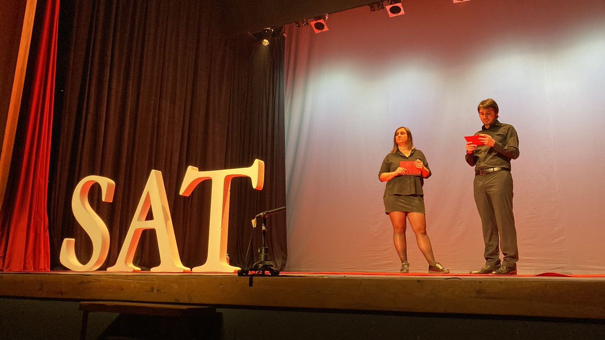 creacultura_cat's tweet image. 🎭Aquest vespre assistim a la commemoració del 125è aniversari de la construcció de l'edifici del Teatre @satteatrecentre de Sant Joan de les Abadesses amb actuacions de l'escola de teatre i del mateix @satteatrecentre