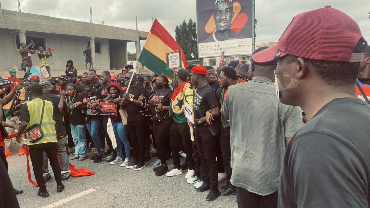 mayfred__'s tweet image. ❌ONLINE PROTESTERS CLASS STAND❌ DAY 3

Come outside people, come out 

#FreetheCitizens #StopGalamseyNow