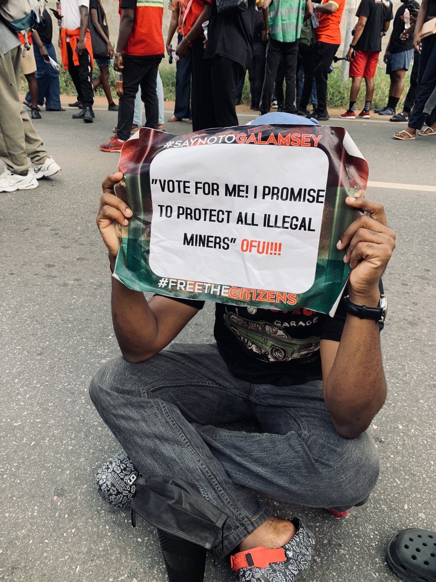 mayfred__'s tweet image. ❌ONLINE PROTESTERS CLASS STAND❌ DAY 3

Come outside people, come out 

#FreetheCitizens #StopGalamseyNow