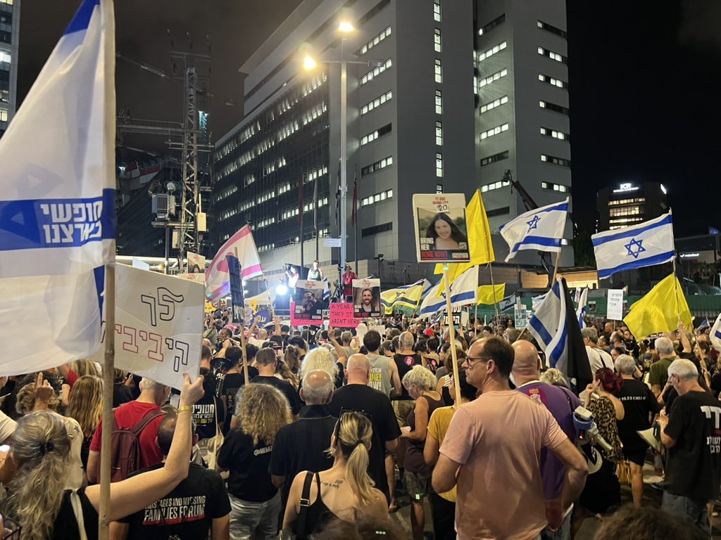 JjbmIsr's tweet photo. מה קשור ימין או שמאל, כל חטוף חייב לחזור https://t.co/veTW4bSkeK