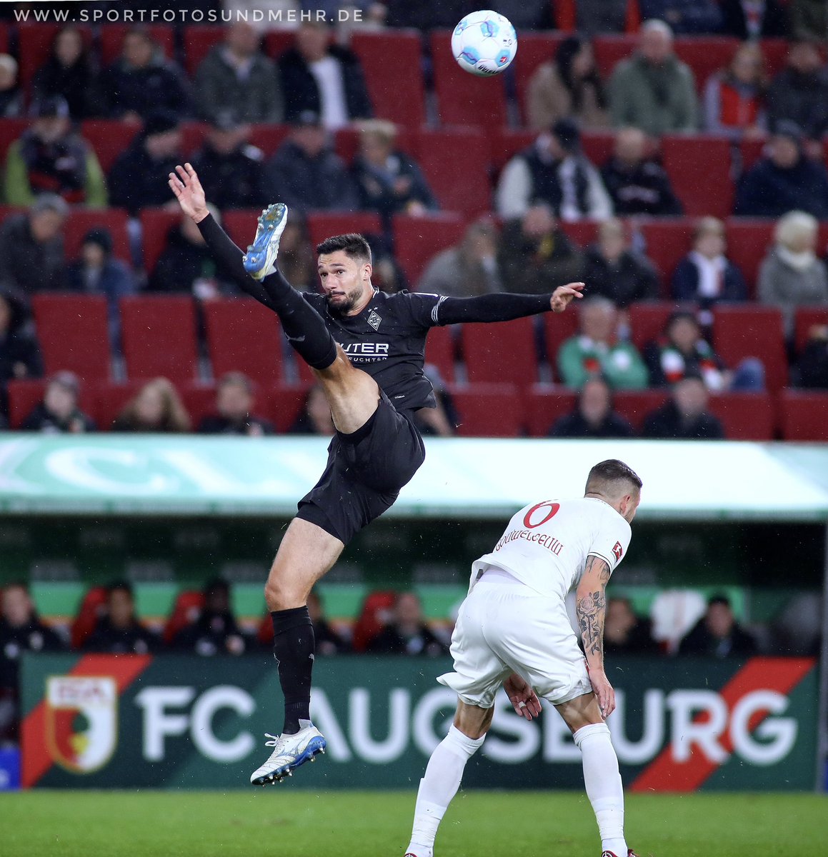 Sportfotowag's tweet photo. #FCAugsburg #BorussiaMönchengladbach https://t.co/Yj0AUo25wC