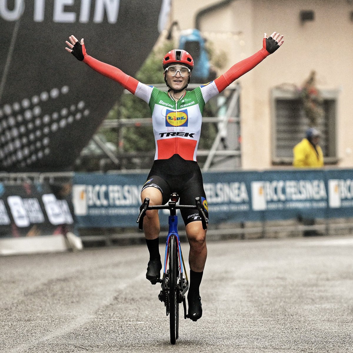 Elisa Longo Borghini Takes Her 4⃣ th Victory
at 🇮🇹Giro dell'Emilia Internazionale Donne!

READ MORE 👇
procyclingwomen.org/news/elisa-lon…

#procyclingwomen #womenscycling #GirodelEmilia 
📸 Lidl-Trek