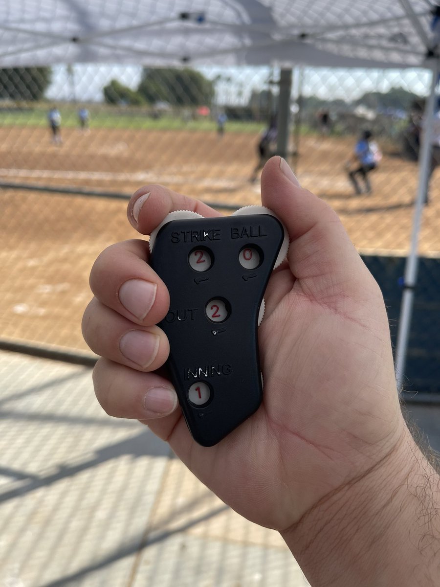 andrewharing's tweet image. Daddy got a new fidget spinner… Let’s Go Queens! #girldad #softball