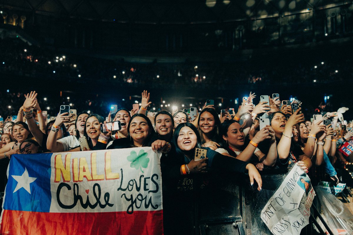 NiallOfficial's tweet image. Night Eighty-Five Santiago
