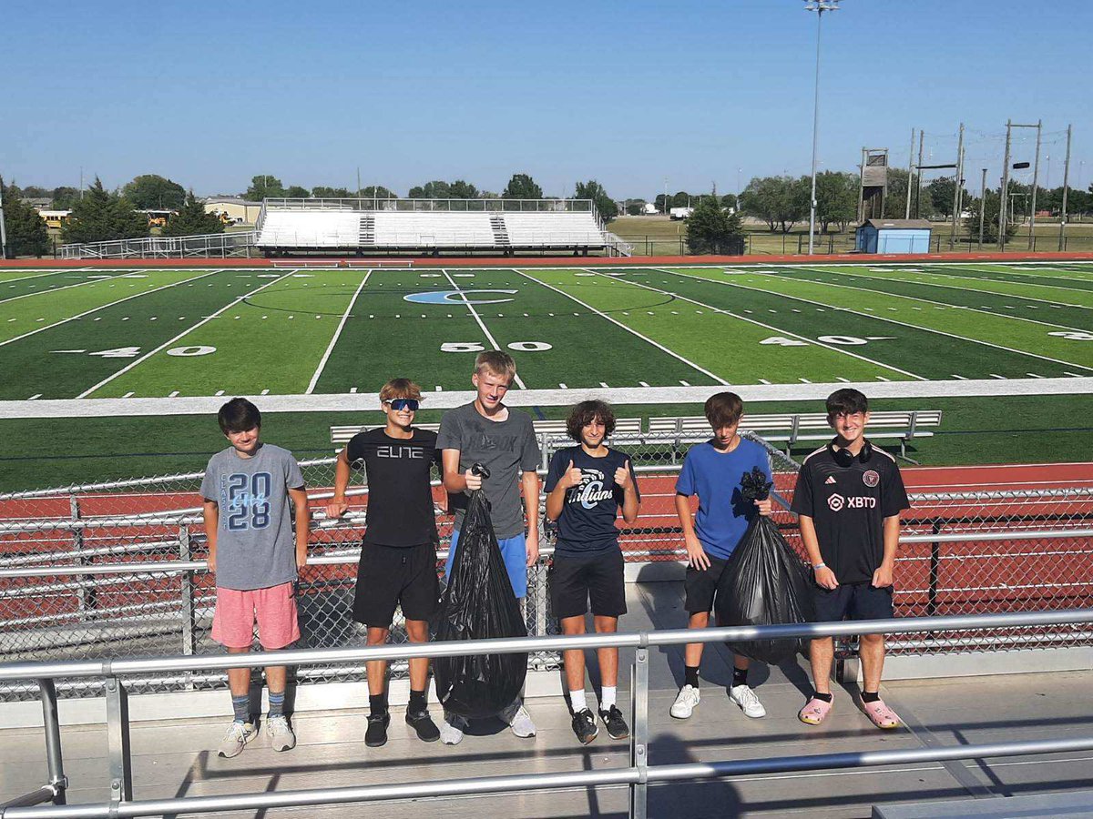 CColtSoccer's tweet photo. @ClearwaterCHS @RonAllan4 Campus Boys Soccer took a break from practice yesterday to do some community service. Players picked up the grounds around Colt Stadium, Rex Elementary, HMS and Riggs Park. Clearwater players picked up around the Clearwater district stadium. https://t.co/dplZ980zvQ