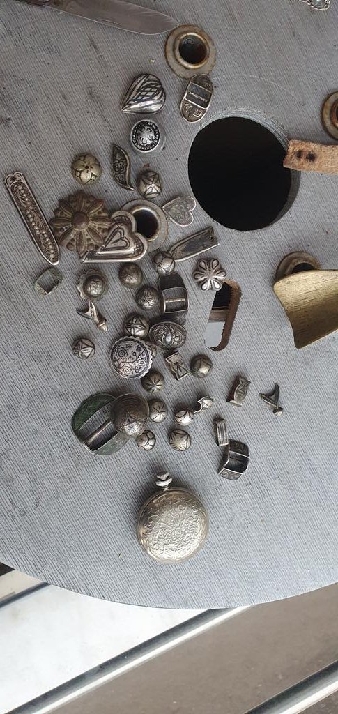 Ihtiyacdan elden cikaricam hepsj eski gumus obje