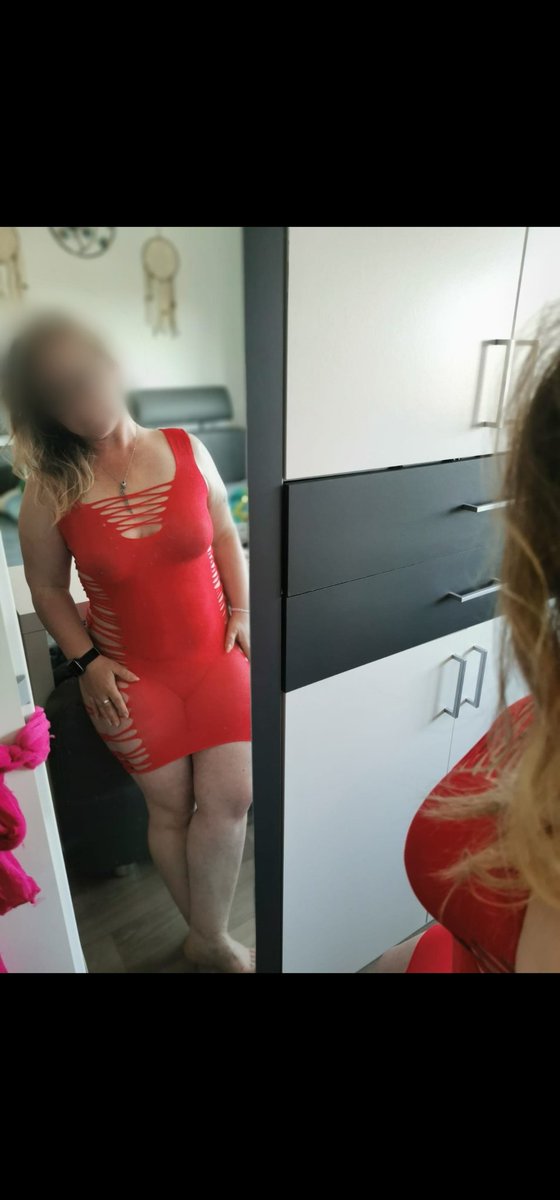 MistrBetty80's tweet photo. Na wie gefällt Dir das, Cuckold? Der Blick auf Deine Herrin und ein kleinen Einblick ins Schlafzimmer wo sich Deine Herrin mit Ihrem Alpha vergnügt. Du darfst an der Tür stehen bleiben, warten und abdrücken.😈

@rt_feet
@RTDoms
@RTSlaveForDomme
@RTSubFinFem
@RTSubFinFem2 https://t.co/rctlYKvgzX