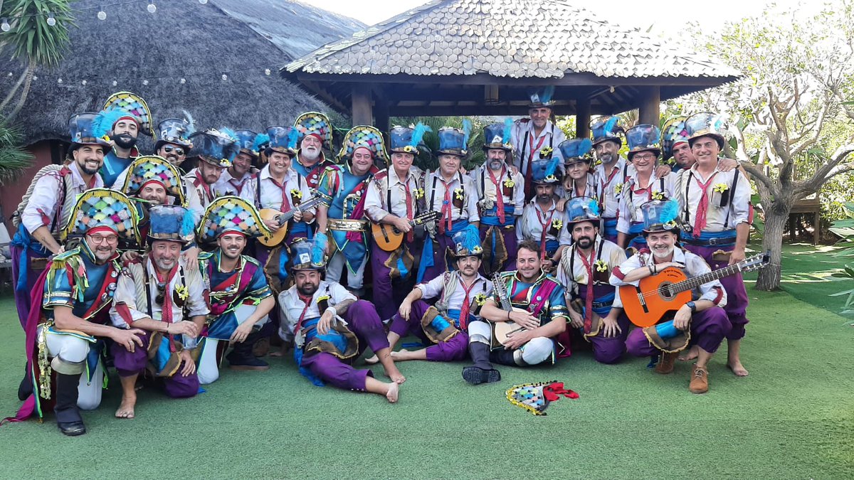 olveragiron's tweet photo. Prometemos volver con la misma sonrisa🎶🎵🎶🎵✨✨✨🌊☀️🎭

@Coro_JulioPardo 
#ElLadoOscuro #Carnaval2025 https://t.co/qWjVmfwrfE