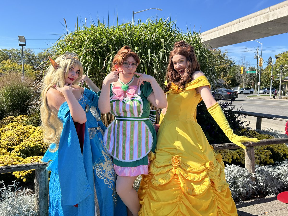 whitbylibrary's tweet photo. 💥FanCon is a sensation as hundreds flock to the Central Library in #Whitby. It's a cosplay extravaganza with the Spiderman dance party just about to get underway!
#FandomsUnite #EpicEvent https://t.co/OdgMag6PAU