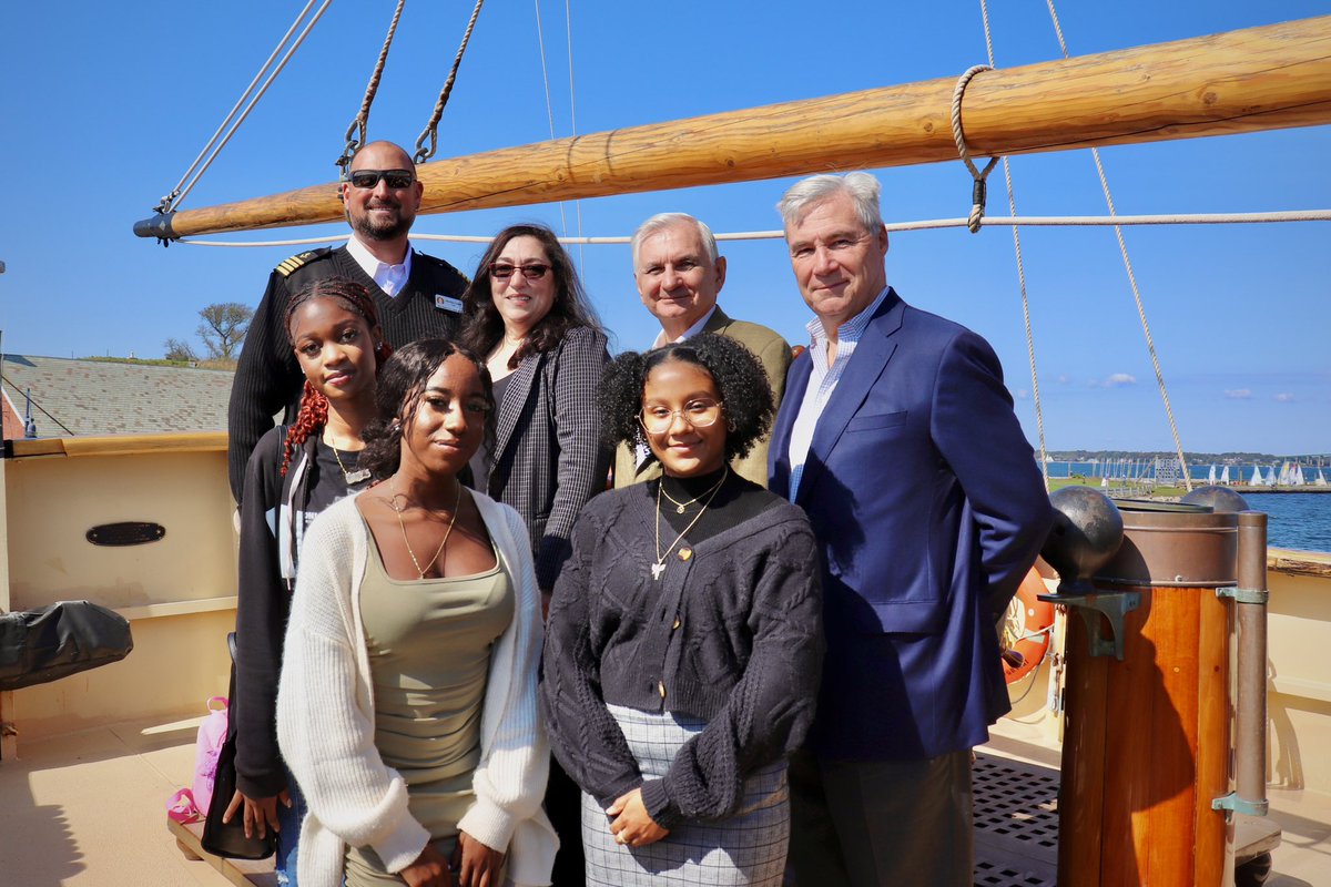 SenJackReed's tweet photo. Ahoy! Here on the historic SSV Oliver Hazard Perry to deliver a $400,000 federal earmark w/ @SenWhitehouse to help @BlackHeritageRI launch its new youth educational program, promoting &amp; fostering diverse leadership &amp; scholarship for students across the Ocean State. https://t.co/65V2qTUVKL