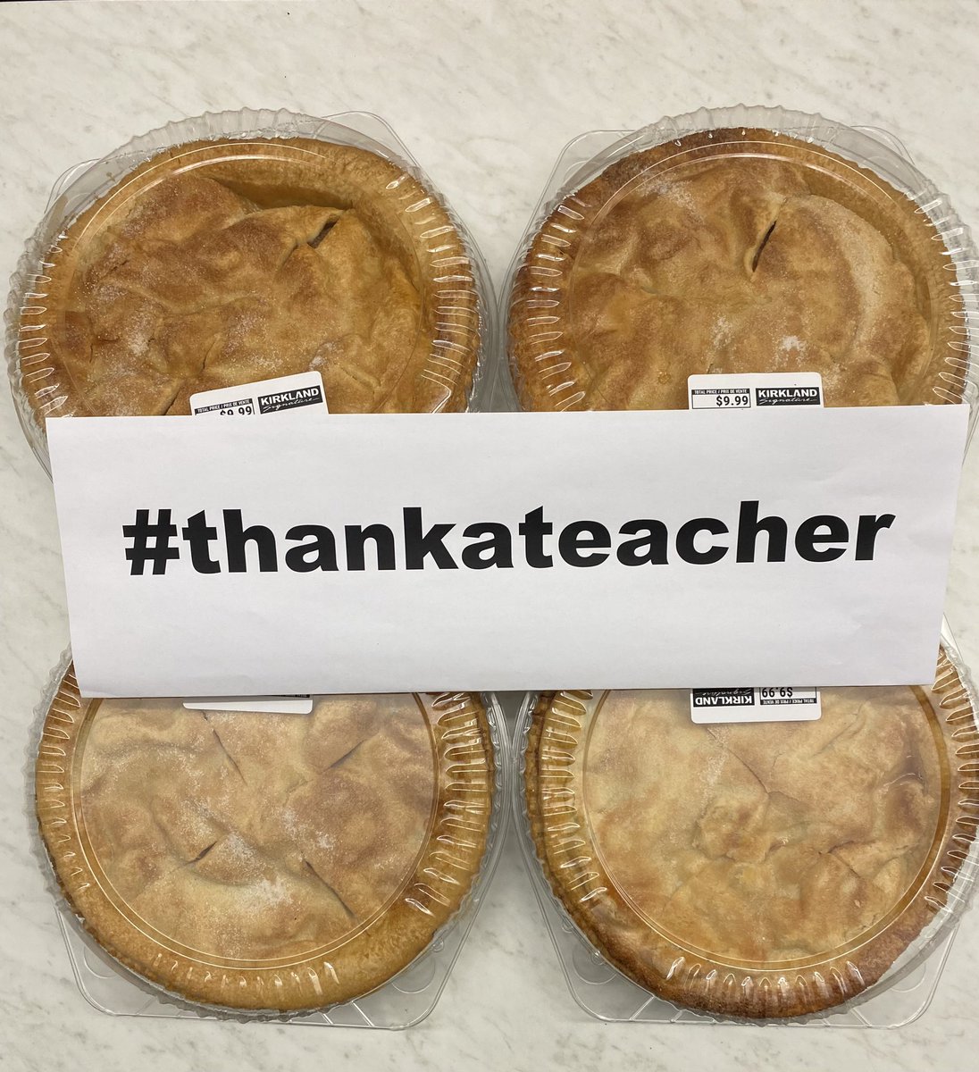 Happy #WorldTeachersDay <a href="/VSB39/">Vancouver School Board</a> <a href="/KitsilanoSS/">Kitsilano Secondary</a> staff!  We celebrate a committed and incredible community of educators. ❤️ #thankateacher 🍎