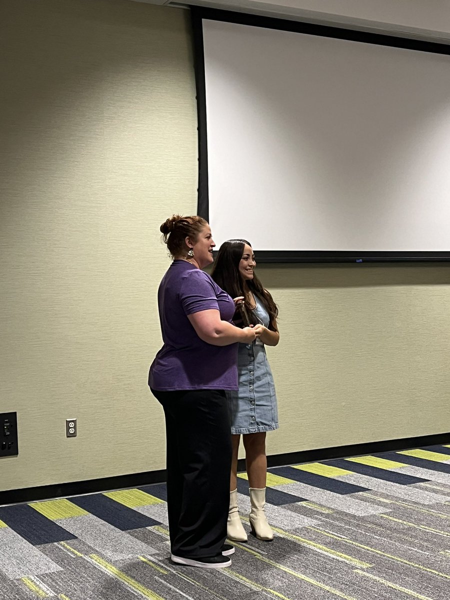 Allison - Mis Clases Locas tweet media