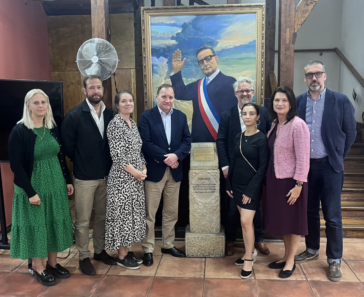 In remembrance of 
Resident Allende 🇨🇱 Swedes taking part in <a href="/PA_Solidarity/">Progressive Alliance</a> Convention in Santiago @PaulaCO