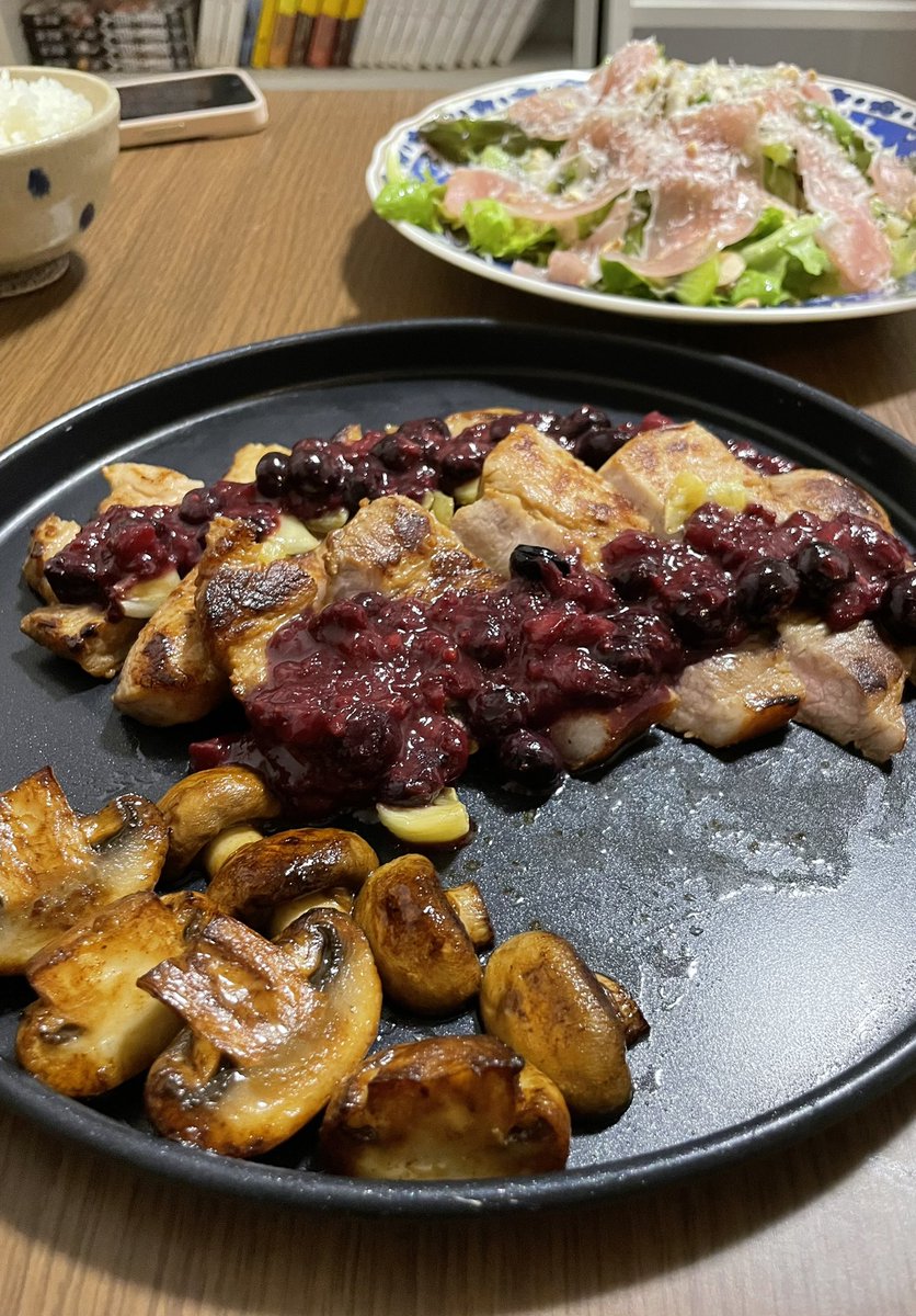 PbzyfOBJQCehmjs's tweet image. 水曜日作った晩御飯。
 美味し😋
 #飯テロ