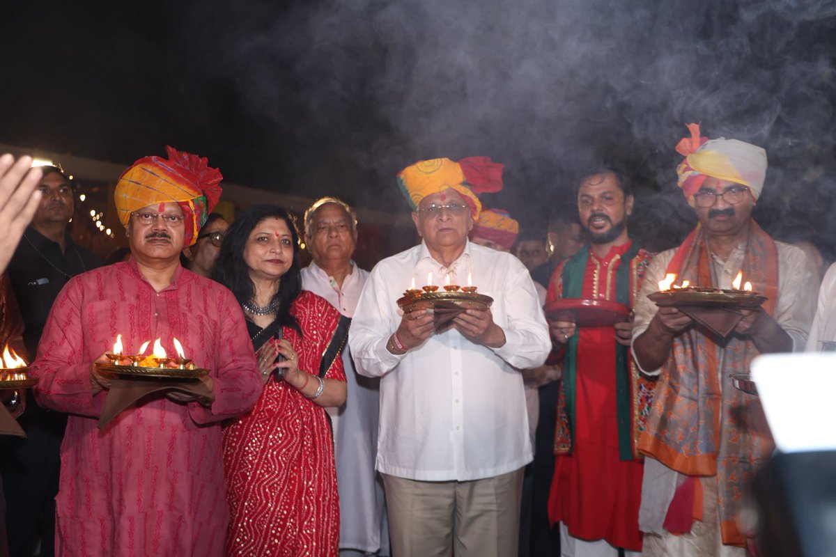 Bhupendrapbjp's tweet photo. આજે અમદાવાદમાં આઇપીએસ મેસ ખાતે IPS Wives Association દ્વાર�� આયોજિત ગરબા મહોત્સવમાં સહભાગી થવાનો અવસર ખૂબ ઊર્જાપૂર્ણ રહ્યો. આ પ્રસંગે માઁ જગદંબાના દર્શન કરી આરતી ઉતારી, અને સૌને નવરાત્રીની શુભેચ્છાઓ પાઠવી. https://t.co/MsAB2S4HeC