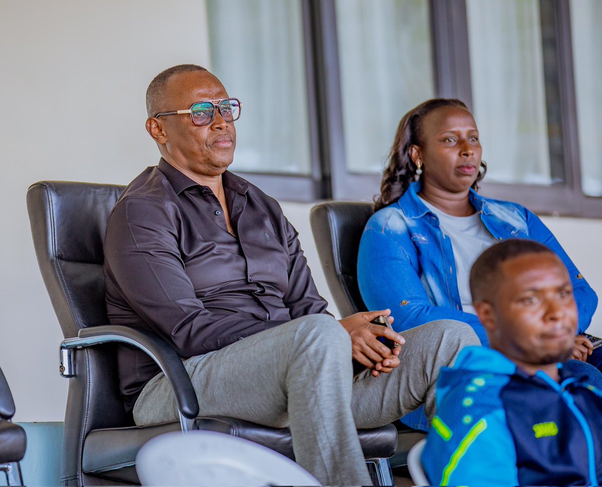 aprfcofficial's tweet photo. Col (Rtd) Richard Karasira yitabiriye umukino wahuje APR WFC na AS Kigali WFC.
.
.
Col (Rtd) Richard Karasira attended today's game between APR WFC 🆚️ AS Kigali WFC.
Full-time
AS Kigali 2-2 APR WFC
#APRWFC https://t.co/7tRKvrnyW5