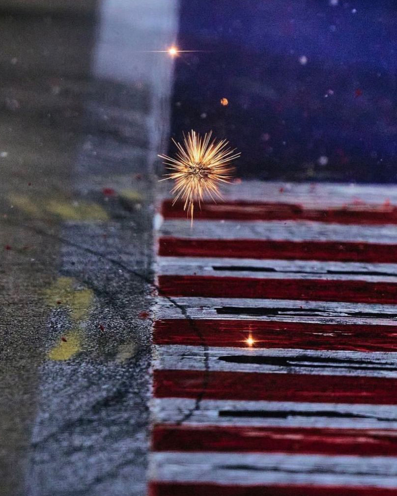 This photo of a single spark from the Singapore GP is stunning ✨

(via calloalbanese/IG)