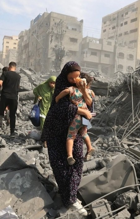 hope17861's tweet photo. @ryangrim @YasirRafiq65208 This connivance of western press is perfectly understandable bcs when their editors don't care about Palestinians; can do anything IMMORAL beyond meaning of the word but tbh West's lectures on foundation of democracy are vanishing
#Gaza_in_Genocide
#PakistaniStateAtrocities https://t.co/z9mGwYWmle
