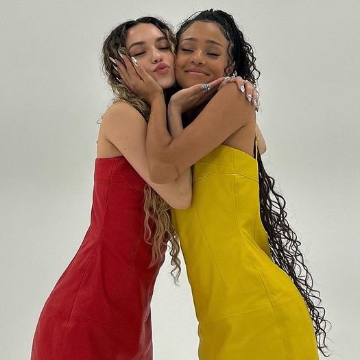 danim4nz's tweet photo. platonic soulmates <33 https://t.co/jMPmcp8T84