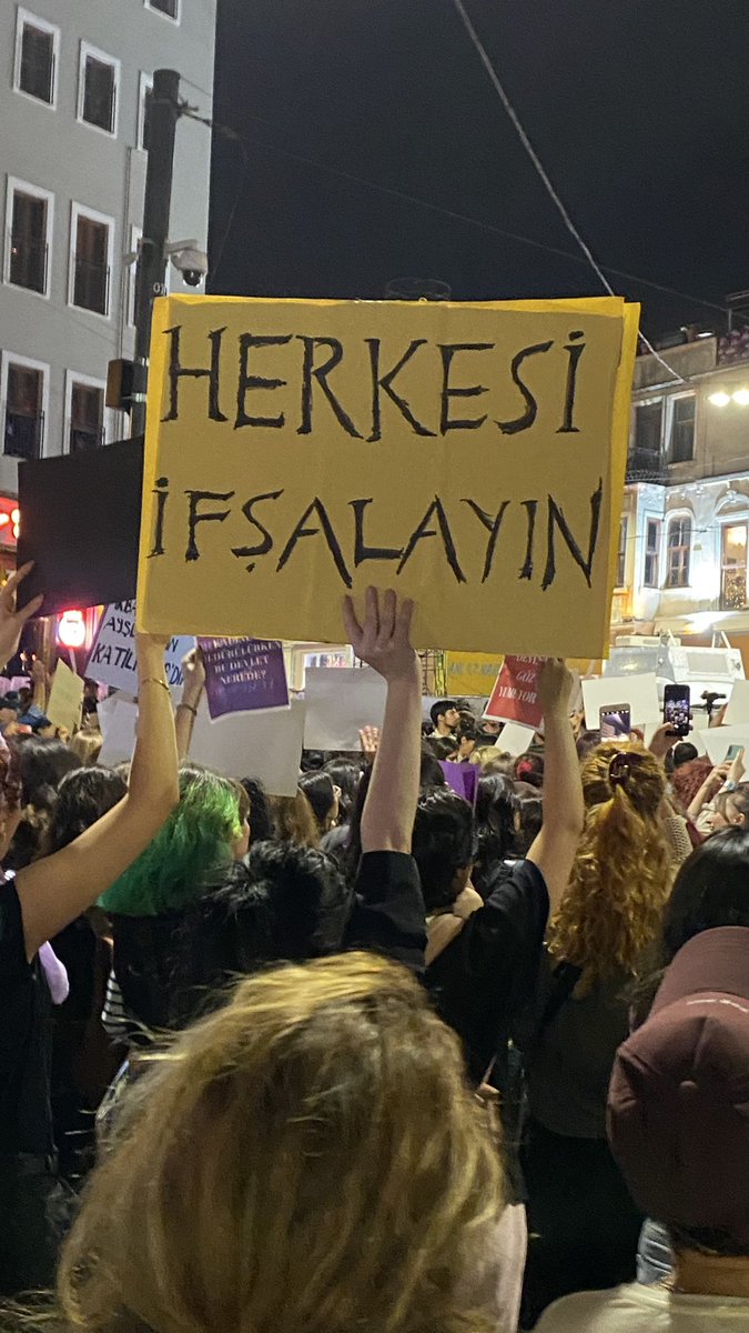 tüm kadınlar özgür olana dek hiçbirimiz değiliz.