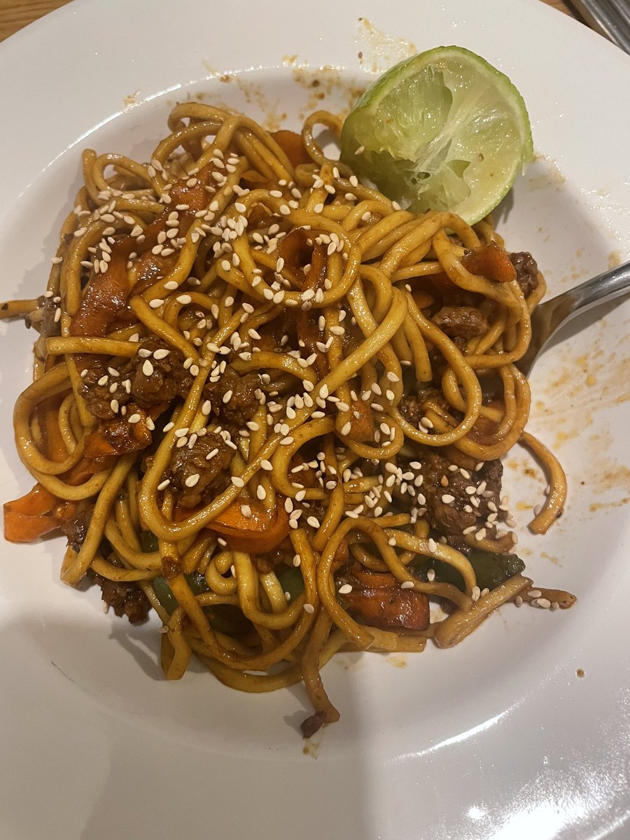 adahmalikwrites's tweet photo. #kitchenslut. thai style pork noodles for dinner. https://t.co/GkQs4sfkUd