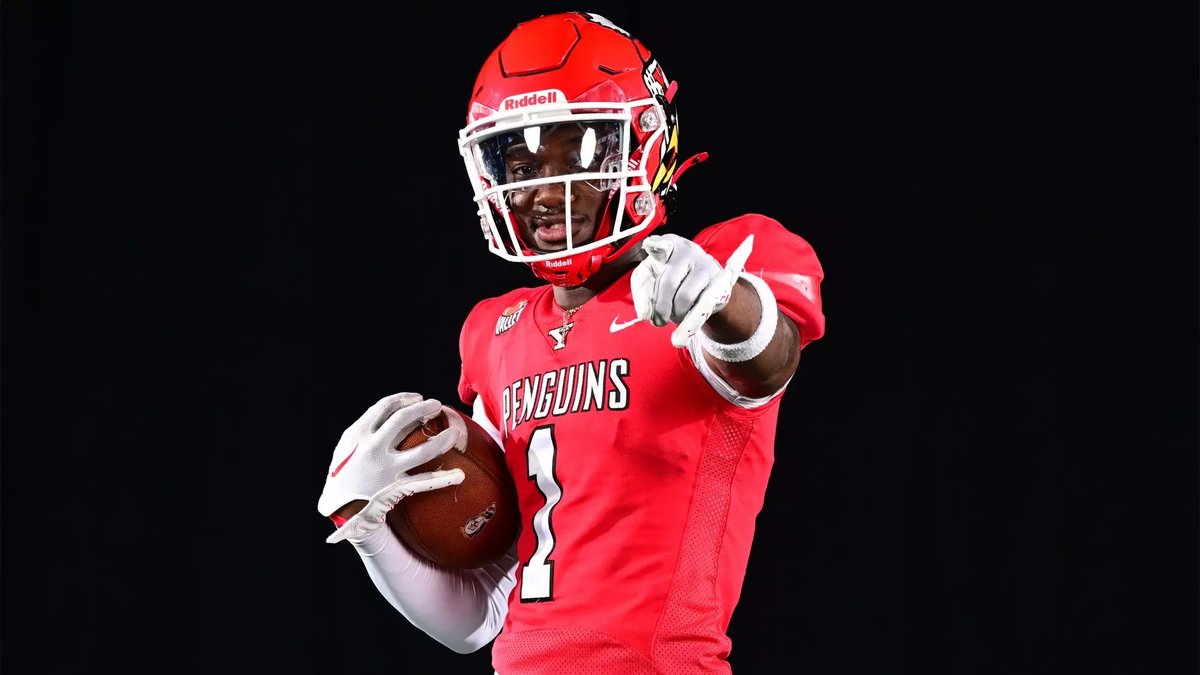 Latrell Fordham takes it to the house for a ‘Guins touchdown!!! #GoGuins 

🐧 : 14
🍁: 0