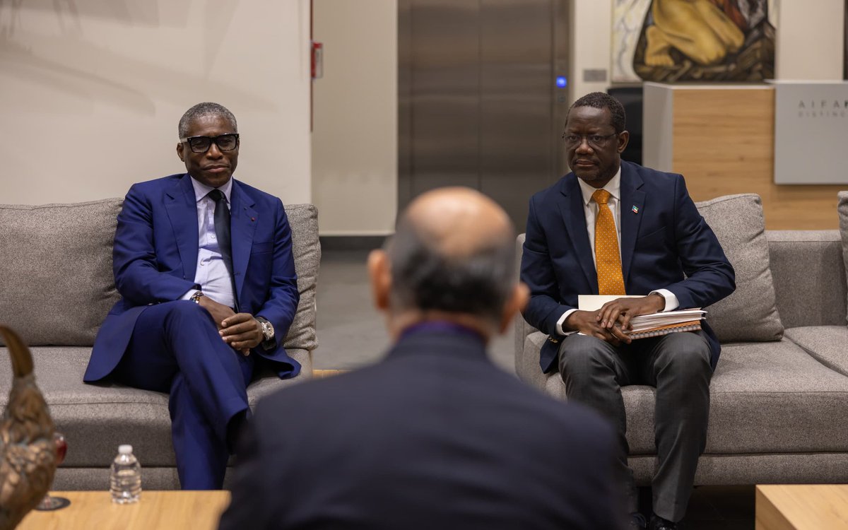 CrisObamaO's tweet photo. Tras concluir su exitosa mision a México, el VP de 🇬🇶 @teonguema ha enviado un mensaje de reconocimiento al gobierno de @Claudiashein y pueblo mexicano por la acogida y la hospitalidad dispensadas y manifiesta su voluntad de reforzar las relaciones entre los dos paises hermanos. https://t.co/Gby3f4lXQp