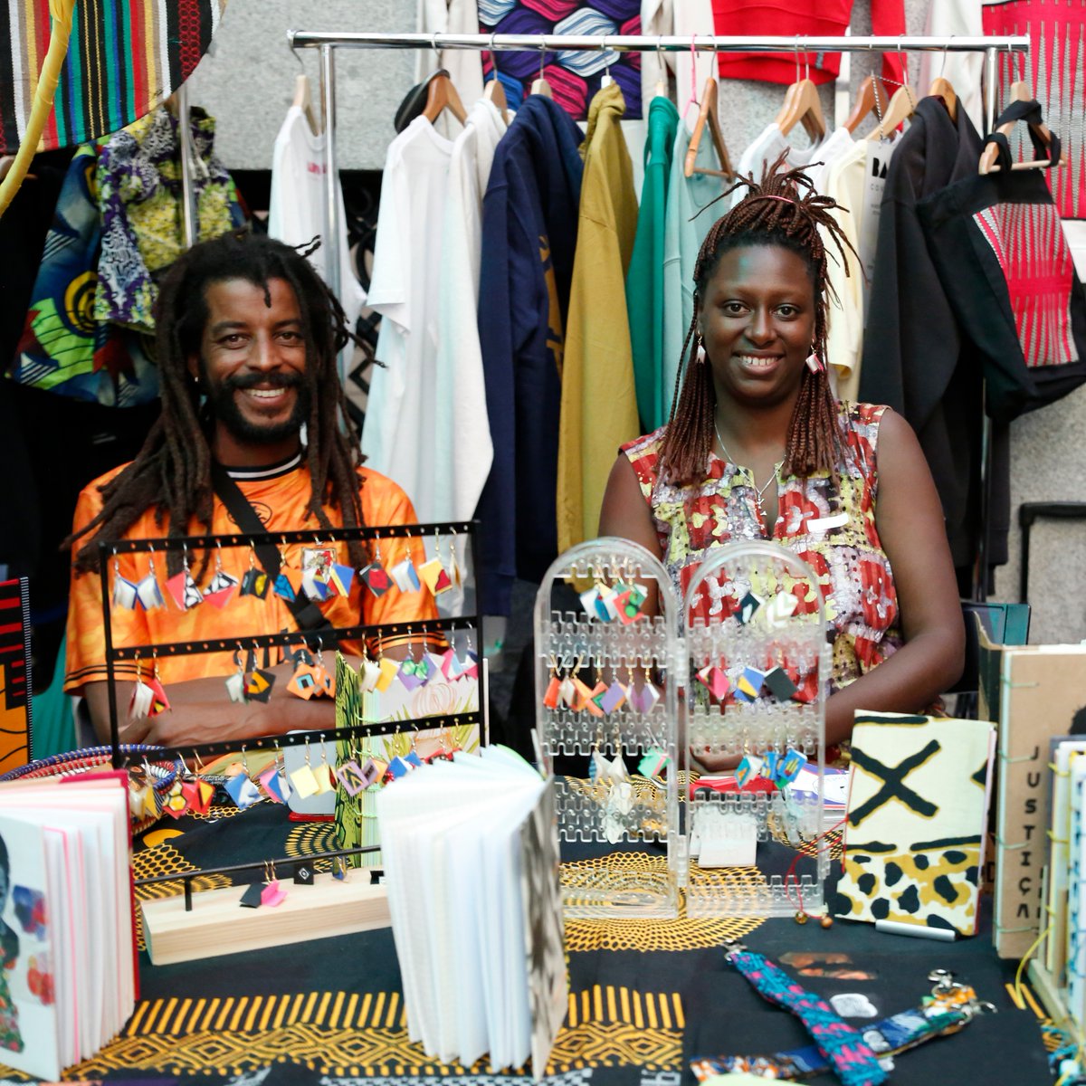🌍 Mañana domingo volvemos a vernos en el Festival Conciencia Afro @espacioafro, espacio dedicado al encuentro, la afectividad y el pensamiento de la comunidad afro en España. Un festival que aúna política, estética, música, emprendimiento y pedagogía, organizado y protagonizado