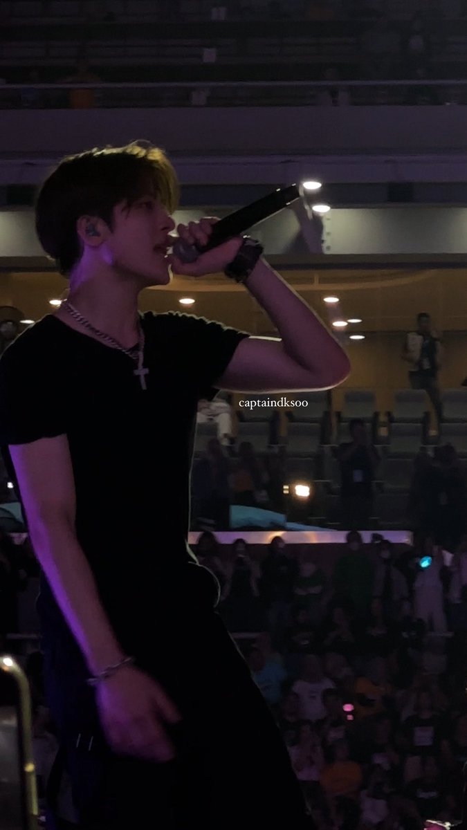 𝓙🤠 tweet media