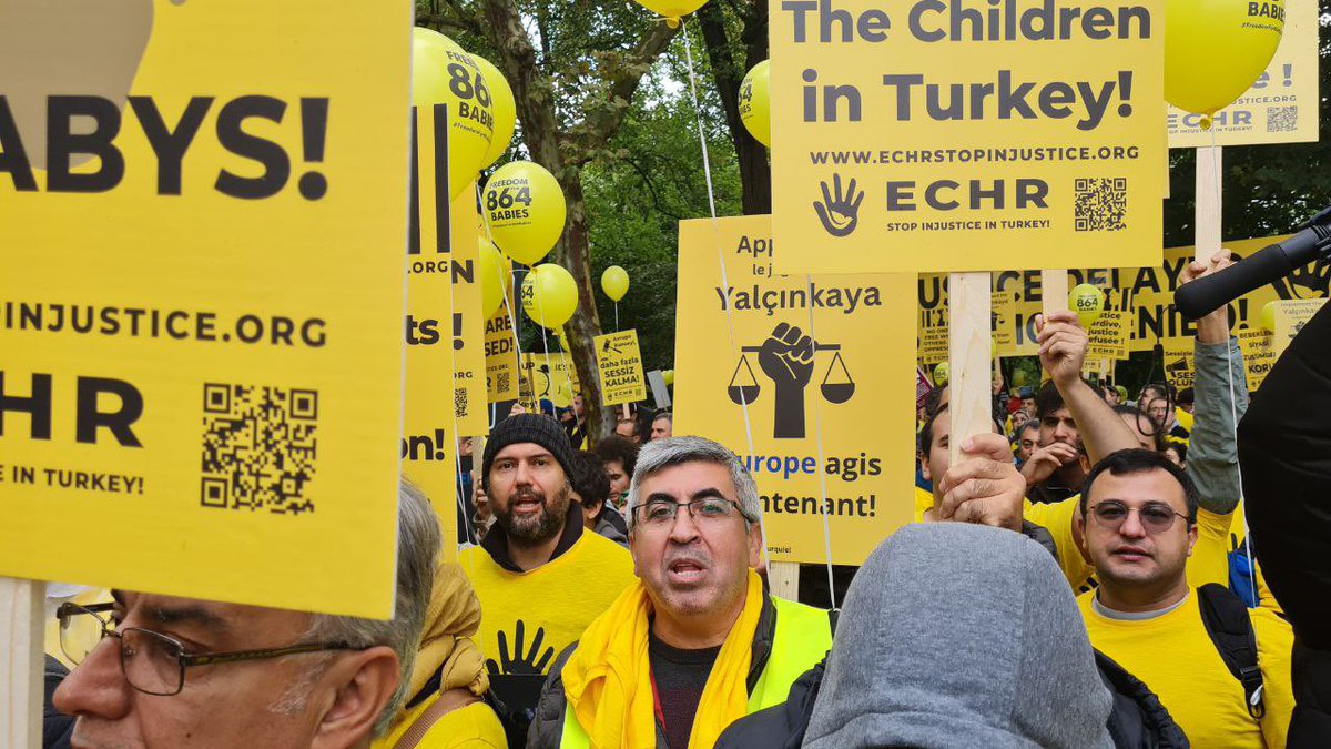 AdaletYoksa HuzurYok

Haklarımızı savunmak bizim en doğal hakkımız. 

Biriz ve birlikteyiz. 
Anadoluyuz ve Türkiyeyiz…
Aşılmazlar aşılır ve birlik olursak geçilmezler geçilir. 
İnanırsakta çözülmezler çözülür…

#AysenurHalil Kışlasız Bedelli Askerlik #hassasicerik