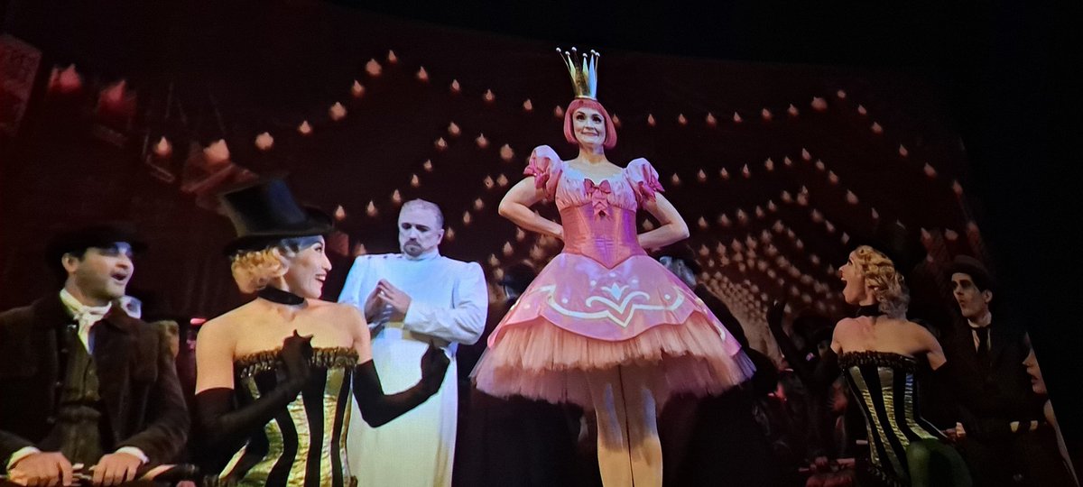 sarebstare's tweet photo. Brava, @morley_erin! Best Olympia I have seen! An Olympia for the ages 👏👏👏💐💐💐👸👸👸 #MetHD #LesContesDHoffmann https://t.co/0jGwkU8aiG