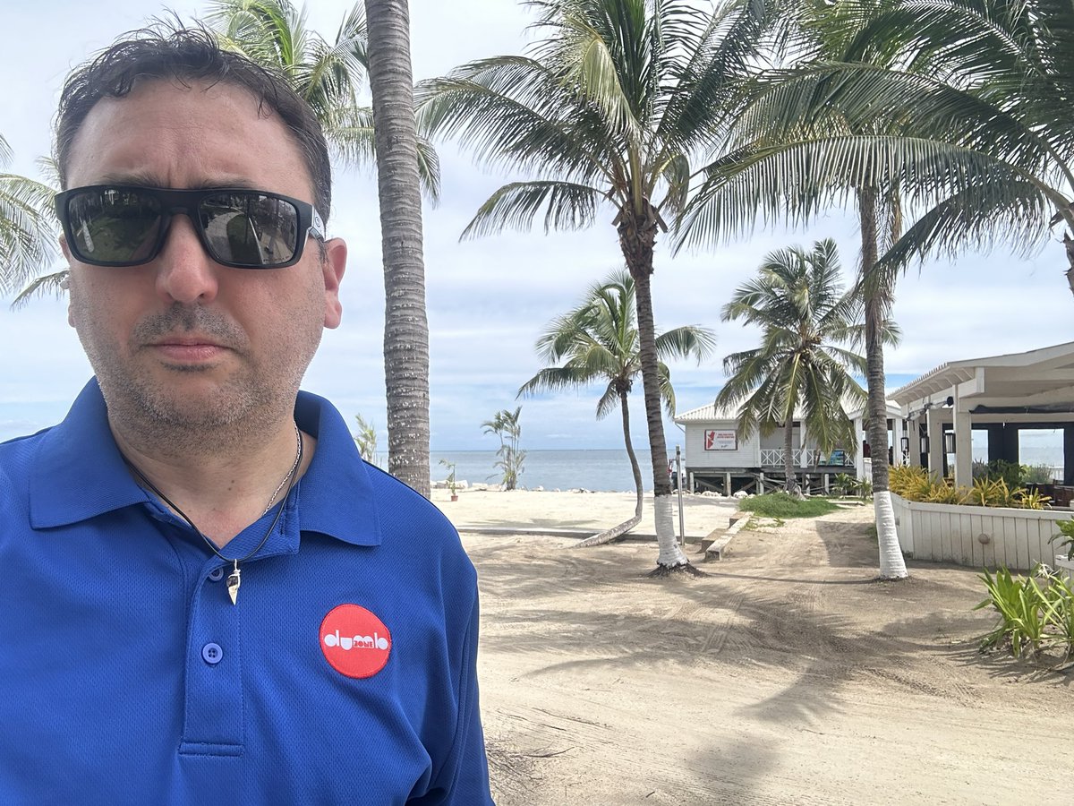 JJMooolar's tweet photo. Listening to &amp; representing the @thedumbzone in Belize https://t.co/dgjVKfFZe2