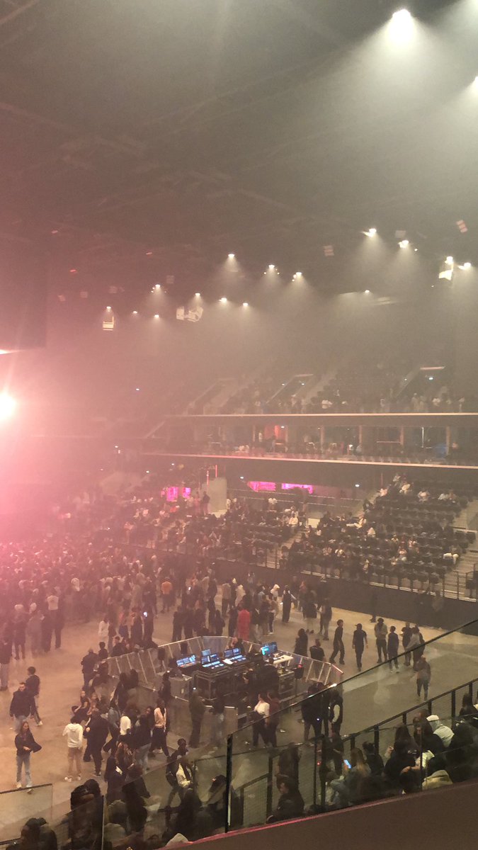 Wizard2P's tweet image. c’est donc ça le game over 3 aka le concert de l’année