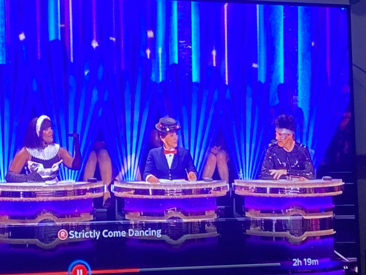 Imagine getting front row tickets for strictly then getting home to try and spot yourself 🤣 #knobblyknees #strictly #strictlycomedancing 
It’s all I can see when the judges are on