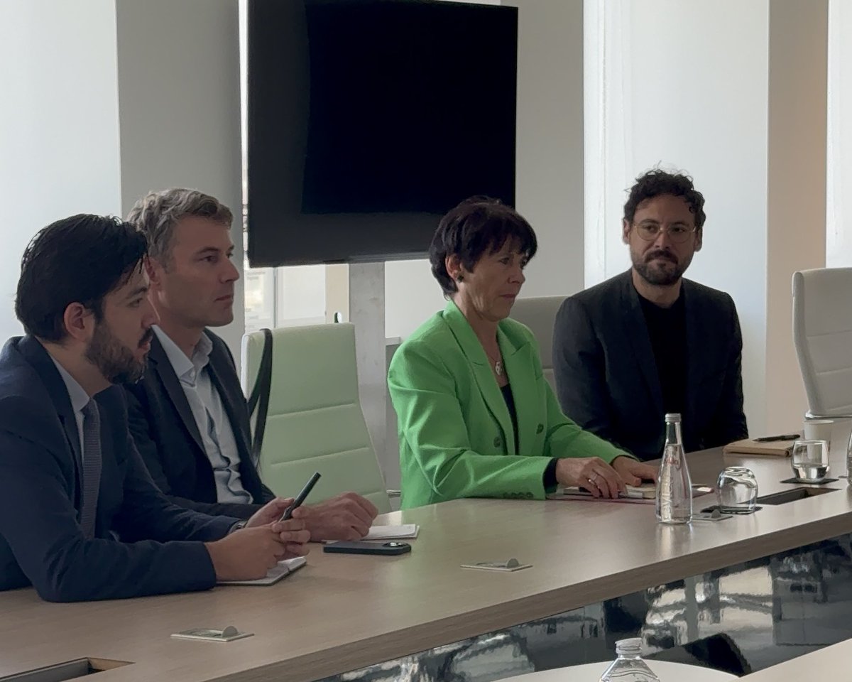 Nos reunimos con la presidenta y directora general del grupo francés Eramet, Christel Bories y demás autoridades de Eramine y de Eramet 🤝🏻

👉🏻En la reunión conversamos sobre los próximos pasos y beneficios del proyecto “Centenario Ratones” que está concluyendo su fase de