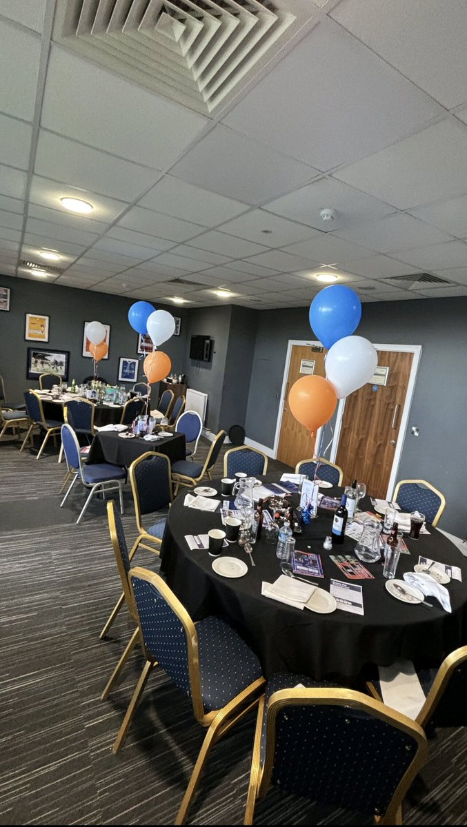 📢 Celebrating National Teachers Day <a href="/OfficialOAFC/">(P) Oldham Athletic</a> 

🎟️1,500 tickets given away by the club to teachers and supports staff in celebration of their hard work and dedication to the profession 🎟️

Shame about the result but the food was 🙌

#oldhamhour
<a href="/BrianClarkeHT/">Allison Ash</a> <a href="/DSHarris_94/">Dale Harris</a>