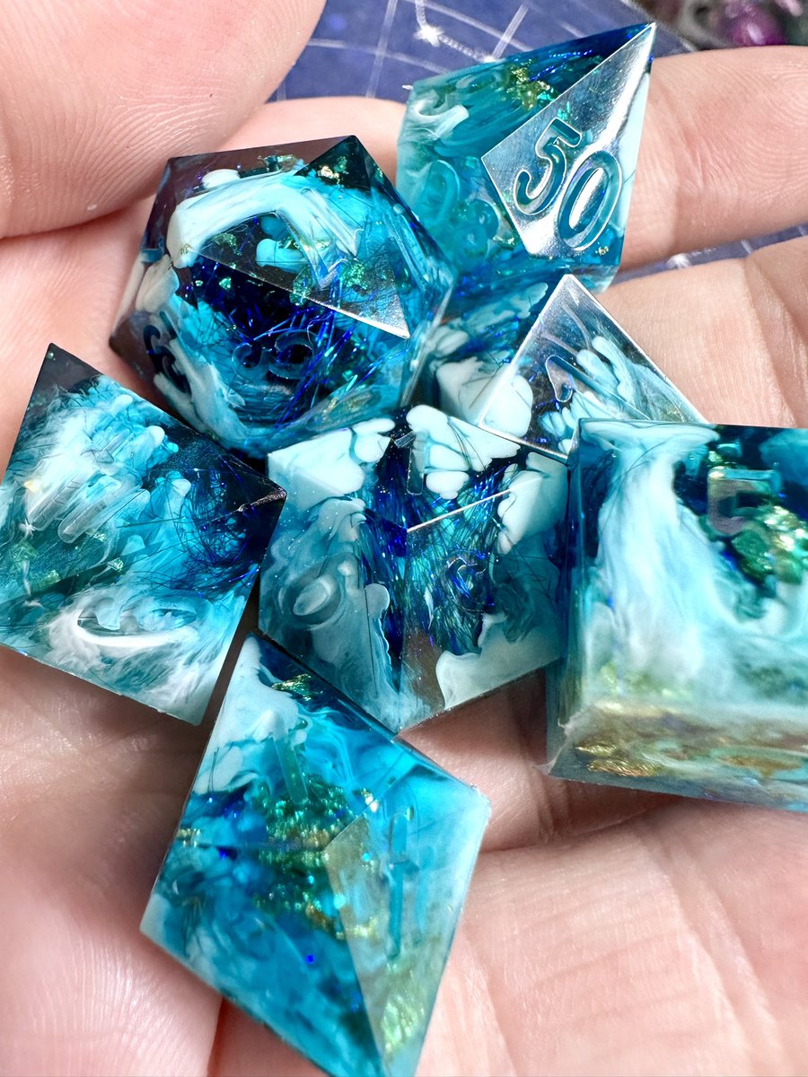 StardustShop_'s tweet photo. Just making a new post, looking for 6 spots 
Appreciative of any shares or boosts 🙏🏻
60usd + 5 shipping https://t.co/9wyl7YXBLT