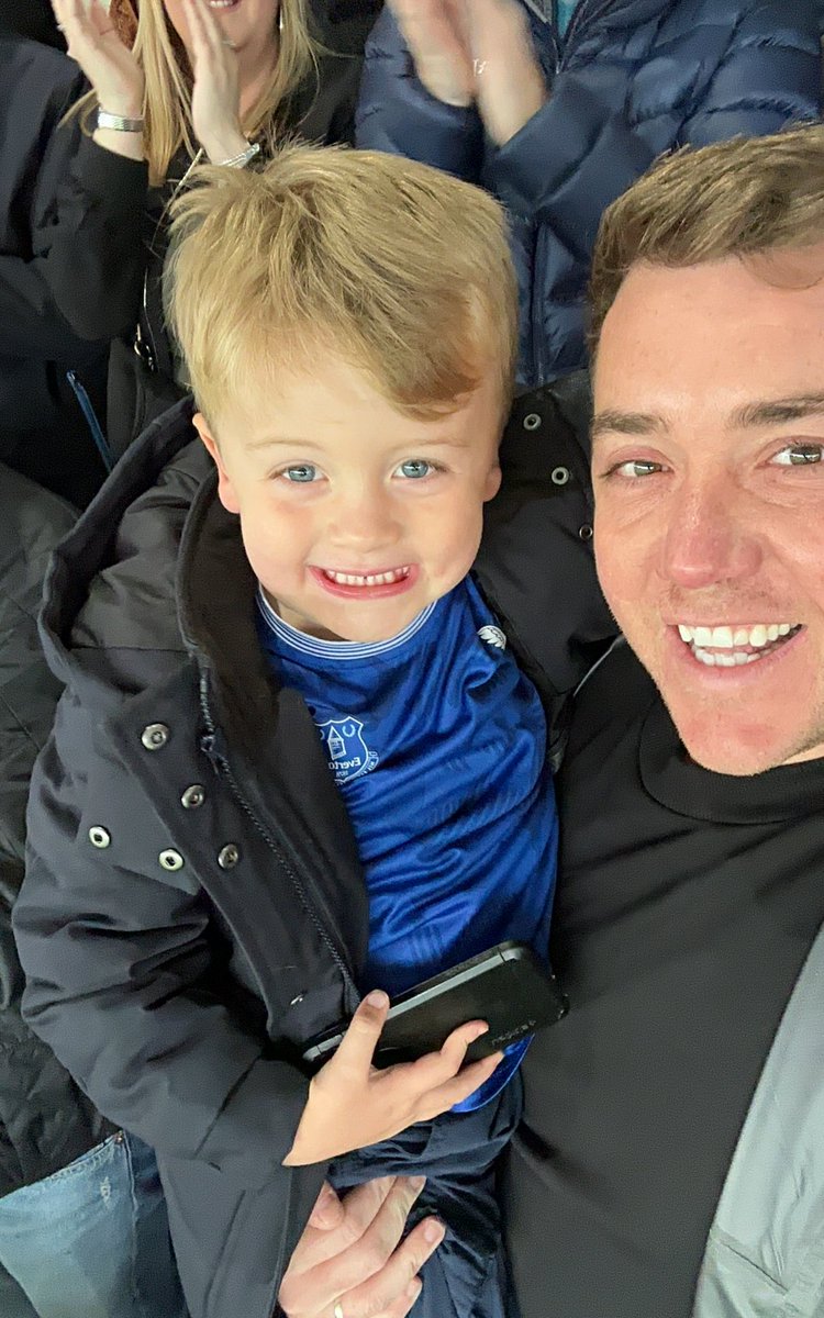 AdamDoyle_88's tweet photo. Debut at the old lady for the little man take the point and move on 💙 https://t.co/54VNptwg2Z