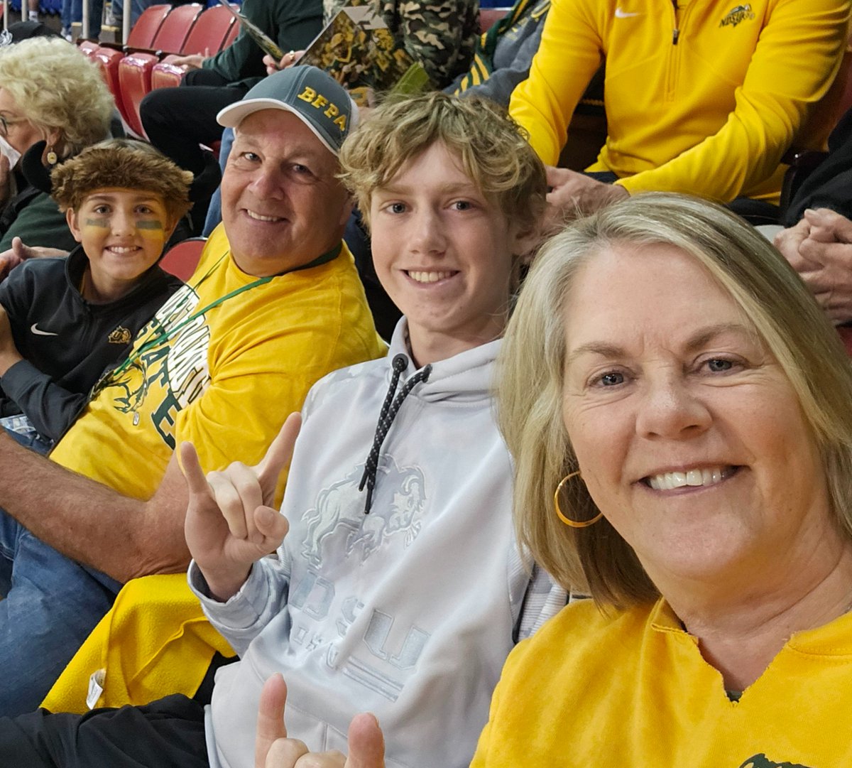 LSperal's tweet image. #scheelsgameday