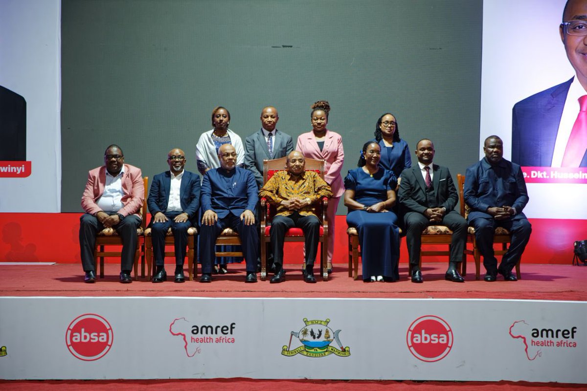 DrFlo6's tweet image. Ninamshukuru sana Mh. Rais wa Zanzibar na Mwenyekiti  wa Baraza la Mapinduzi Mhe. @DrHmwinyi kwa kuongoza  hafla ya shukrani kwa wadhamini na wadau wa kampeni ya #Uzazinimaisha ya @AmrefTanzania ikishirikiana na @mohznz1 na @AbsaTanzania  ktk kuimarisha  afya ya mama na mtoto