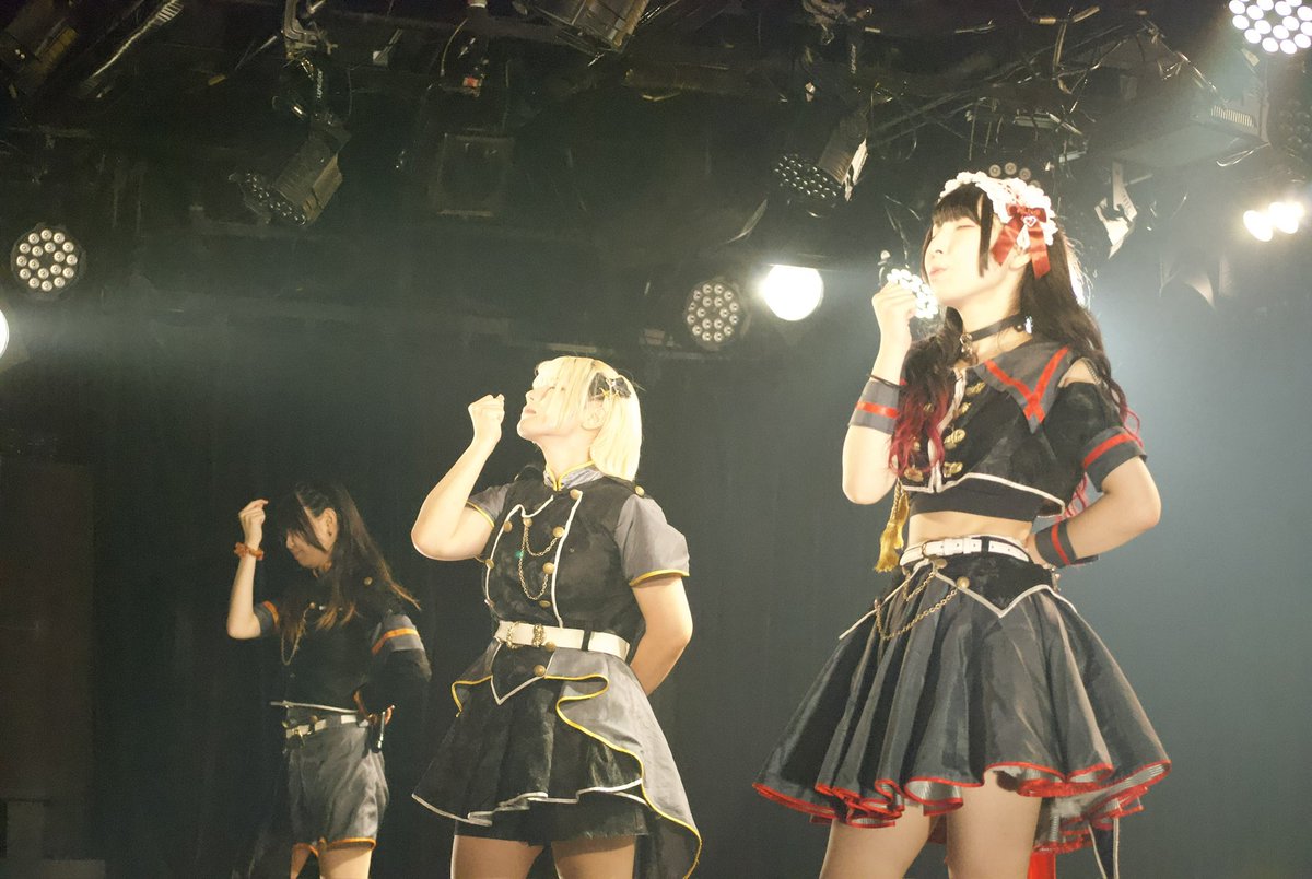 PROJECT__R's tweet photo. @fuu_mikage ソロとみなさまの横顔です。

#DEEPGEEK
#御影ふぅ https://t.co/72hCfQmoil