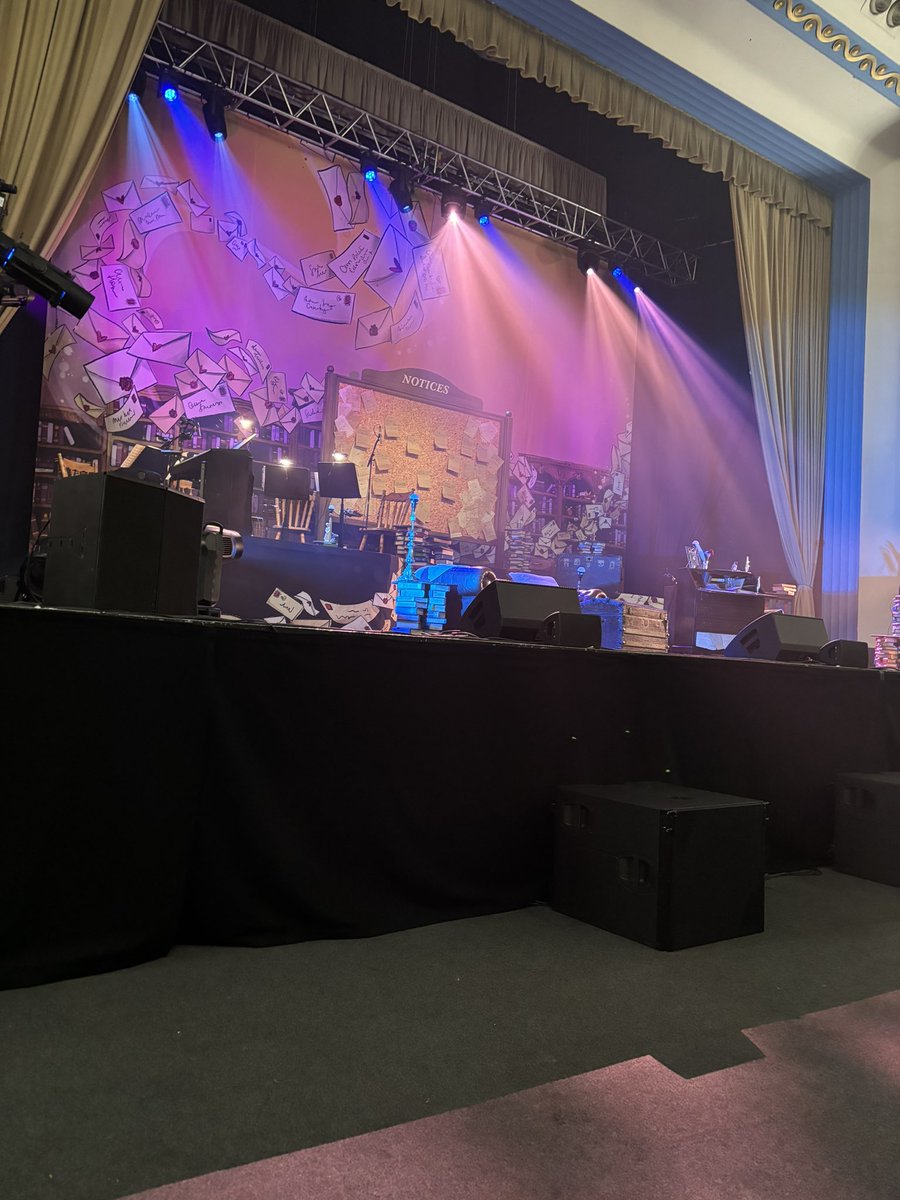 Night out with little cuz to see <a href="/CarrieHFletcher/">Carrie Hope Fletcher</a> 🥰😍

Maybe one day I could afford meet and greet tickets for little cuz that would be amazing