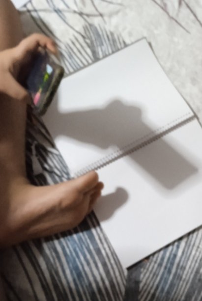 Otizmli oğluma defter yetiştiremiyorum! Sürekli çizmek istiyor sayfalar bitince defterle işi bitiyor defter olmazsa duvarları çiziyor! Sonrada bana boyatiyor boyamazsam kıyamet kopuyor! Lütfen boş defteri olup kullanmayan bize gönderebilir mi ? RT destek lütfen 🙏