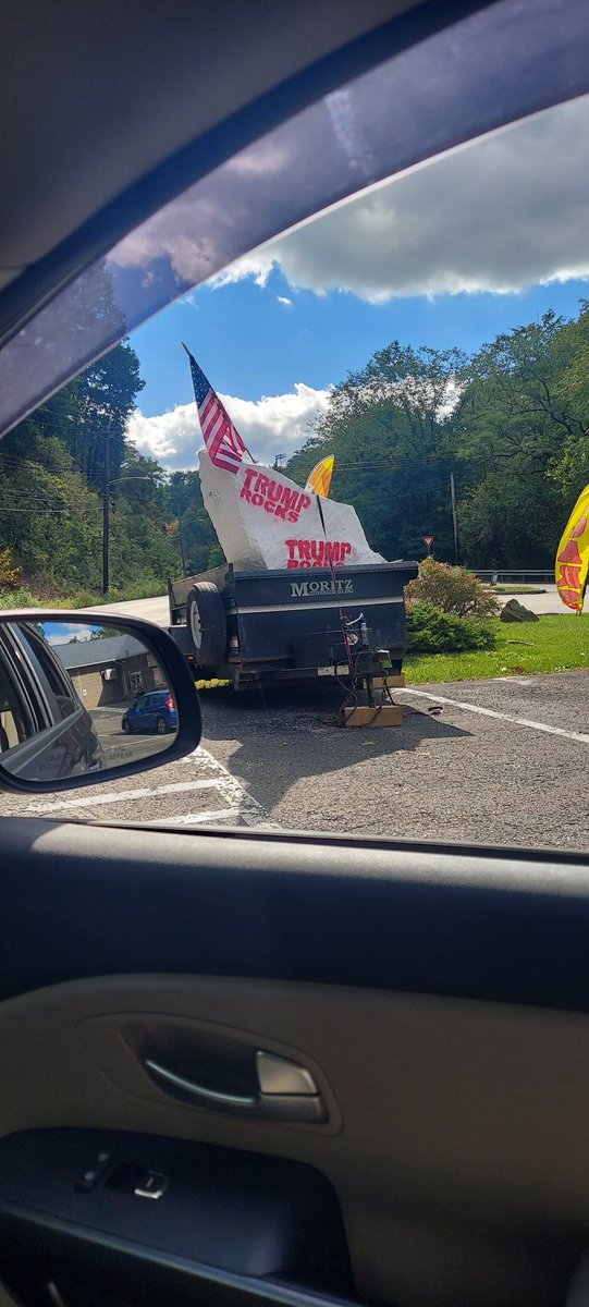 michaeljt123's tweet photo. @realDonaldTrump fake rock for Trump. Was on the ground with all the other signs but owner was forced to move it. Munhal Pa. https://t.co/cARPo6S1wb