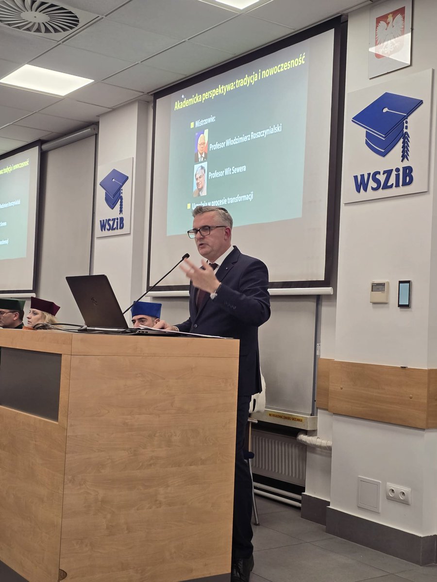 👨‍🎓Bardzo dziękuję Panu Rektorowi Krzysztofowi Roszczynialskiemu za zaproszenie do wygłoszenia wykładu inauguracyjnego w Wyższa Szkoła Zarządzania i Bankowości w Krakowie.
#Edukacja #Przyszłość