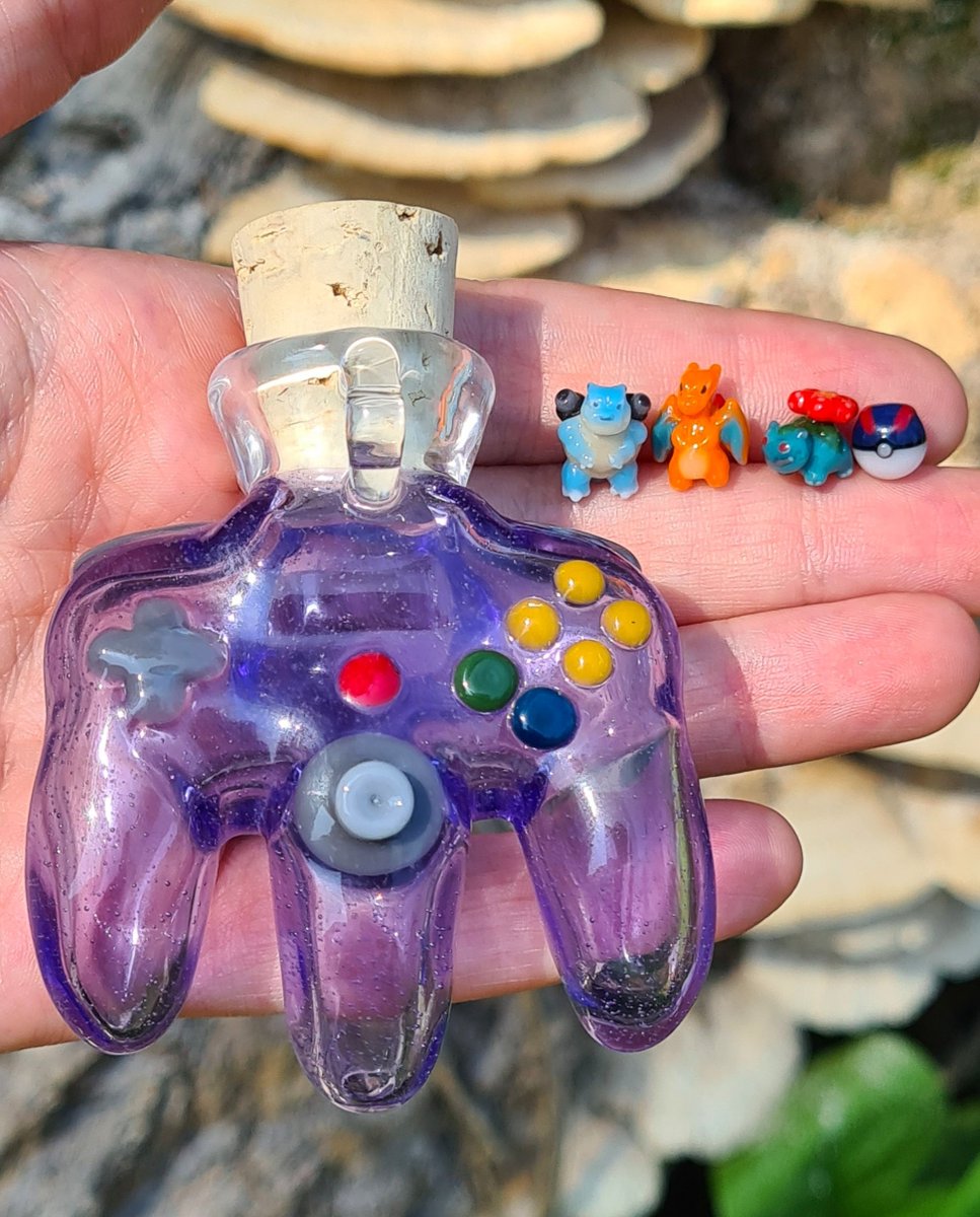 🌊🔥🌿
#handmade #headyglass #art #pokemon #blastoise #charizard #venusaur #N64 #dabs #terps
